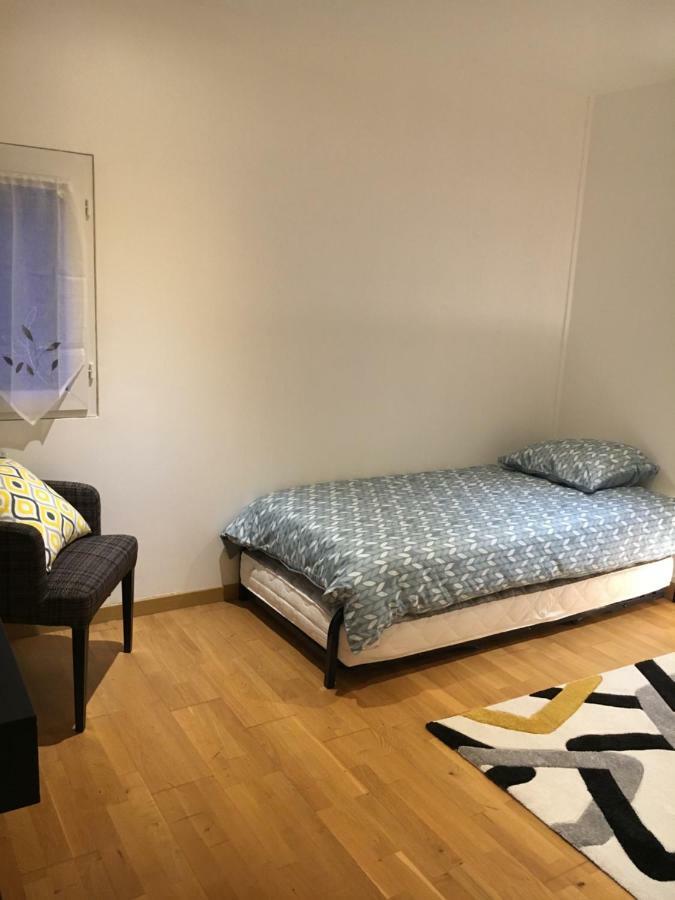 Appartement Independant Chez L'Habitant Bezons Buitenkant foto